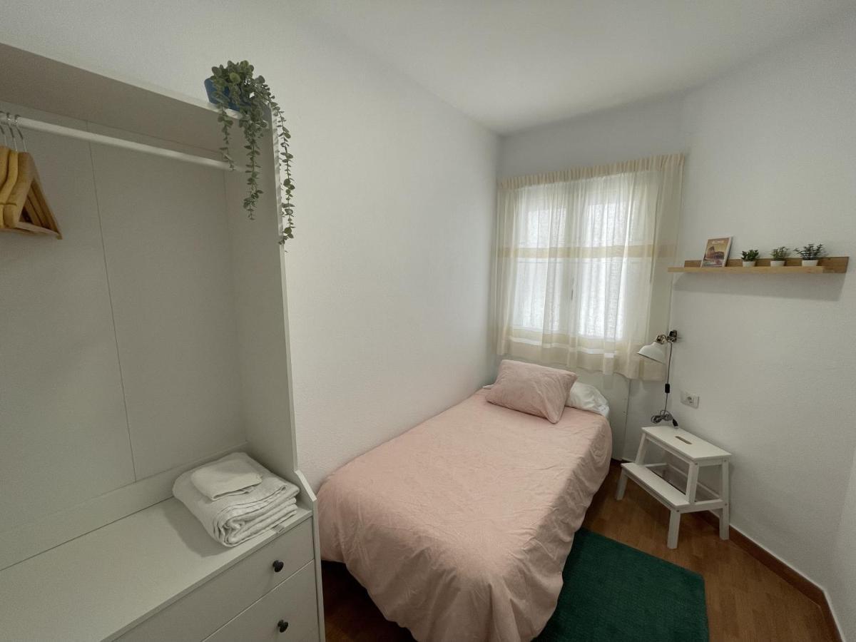 Beautiful 3 Bd. In La Laguna Centre *